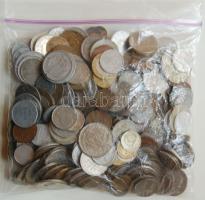 1kg vegyes fémpénz, egész világ,régi és új