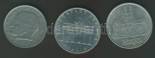 NSZK 1960D 2M "Planck" T:2-/3+ + NDK 1971-72. 5M (2X) mindkettő klf évszámmal és motívumma...