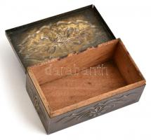 Szecessziós fém doboz, fa betéttel, 14,5×8 cm