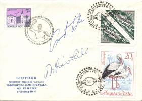 CServenyák Tibor és Sárosi László olimpiai bajnok vizilabdázók aláírása borítékon