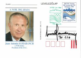 Juan Antonio Samaranch a Nemzetközi Olimpiai Bizottság elnökének és Aján Tamásnak a Magyar Olimpiai Bizottság főtitkárának aláírása emléklapon