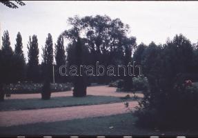 cca 1960-19770 Siófok, kikötő, hajók, móló, stb., 16 db diapozitív kocka, 3,5×3,5 cm