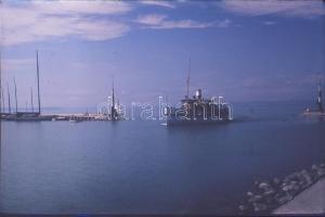cca 1960-19770 Siófok, kikötő, hajók, móló, stb., 16 db diapozitív kocka, 3,5×3,5 cm