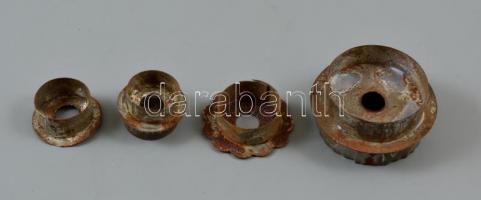 cca 1880 Zsolnay lámpatest (négy részes, szétszerelve), kézzel festett porcelánfajansz, talapzaton f...