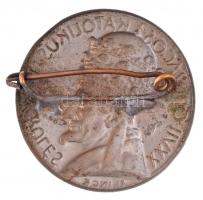 1936. "XXVII. Országos Katolikus Nagygyűlés - XI. Ince" ezüstözött Br jelvény (29mm) T:2