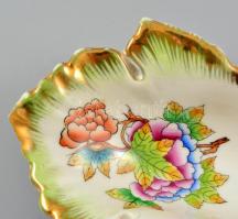 Herendi aranyfácán mintás leveles tálka, kézzel festett, jelzett, apró kopásokkal, m: 8,5×15 cm