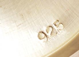 Ezüstözött díszes kehely, jelzett, m: 15 cm