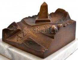 "Az év útkaparója" díj, réz kisplasztika, alabástrom talapzaton, m: 9 cm