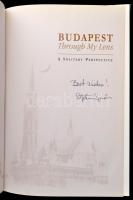 Spinder, Stephen: Budapest Trough My Lens. A Solitary Perspective. DEDIKÁLT! Bp., 2002. Kiadói egész...