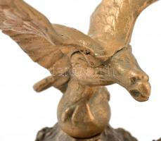 A sas leszállt, bronz szobor, apró kopásokkal, m: 17,5 cm
