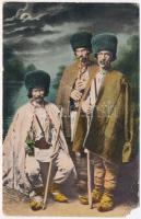 1917 Párva, Parva; vasárnap a faluban, falusiak népviseletben és katonák + erdélyi román parasztok f...