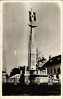 1940 Bihardiószeg, Diosig; Országzászló, Bihardiószeg visszatért hősi emlékmű / Hungarian flag, entry of the Hungarian troops, Heroes monument. photo