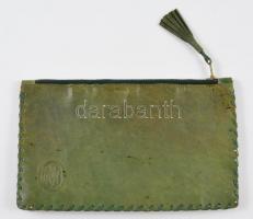 cca 1960 Csepel Vas- és Fémművek ajándék bőr neszesszeres táska, Varga Ilus bőrdíszműves munkája, 12...