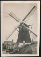 cca 1930 Holland szélmalom (Hága), fotó, hátulján feliratozva, 8,5×6 cm / dutch windmill