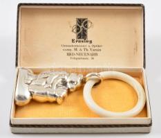 cca 1950 Ezüst csörgő csont rágógyűrűvel csecsemőknek. Eredeti dobozában. Jelzett / Silver baby toy....