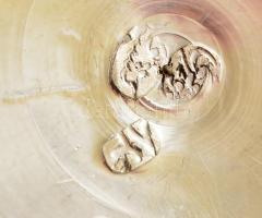 Ezüst hamutál perzsa díszítéssel. Jelzett. 81 g, d: 9 cm -