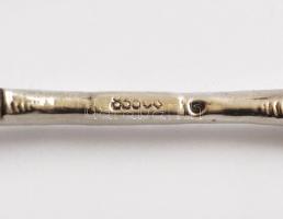 Ezüst felvágottas villa és vajazókés. rózsa díszítéssel Jelzett. 24 g 13, 11 cm