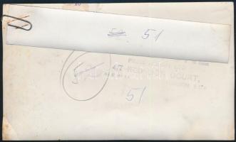 cca 1950 London, Kétéltű autó fényképe, eredeti sajtófotó, külön felirattal, 11×19 cm