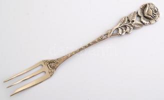 6 személyes ezüst tortavilla készlet rózsa díszítéssel. Jelzett, díszdobozba, hiányos zárral 87 g