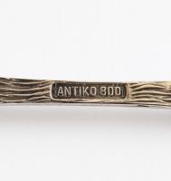 6 személyes ezüst tortavilla készlet rózsa díszítéssel. Jelzett, díszdobozba, hiányos zárral 87 g