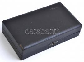 6 személyes ezüst tortavilla készlet rózsa díszítéssel. Jelzett, díszdobozba, hiányos zárral 87 g