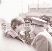 Valentyina Tyereskova (1937-) női űrhajós, 15 db fotónegatív 4 csíkban, 6×6 cm