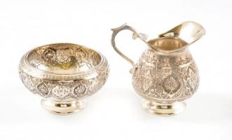 Ezüst Iráni tejkiöntő és cukortartó 900-as ezüst, perzsa mintával, jelzett. 112 g d:8 cm, m:8 cm