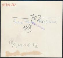 Gulyás István (1931-2000) teniszező kisfiával, sajtófotó, pecséttel jelzett, 13×14,5 cm