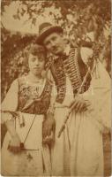 ~1905 Magyar népviselet, nemzeti szalagokkal (majális?) / Hungarian folklore with ribbons. photo