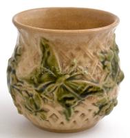 Antik bögre plasztikus levél mintával, kézzel festett mázas kerámia, m: 8,5 cm