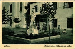 1939 Galánta, Galanta; Magyarország Védasszonya szobor / Patrona Hungariae statue (fa)