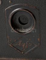 cca 1935 Agfa Box 44 fényképezőgép, kissé kopottas állapotban / Vintage Agfa box camera, in slightly...