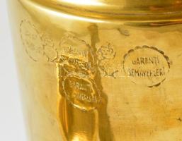 Jelzett réz szamovár, kiöntővel és kis tállal, m:31 cm