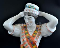 Hollóházi népviseletbe öltözött lány, kézzel festett, jelzett, apró kopásnyomokkal,  m:28 cm