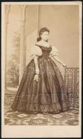 cca 1864 Divatos ruha, Mihály József egri fényképész műtermében készült, vizitkártya méretű fénykép, 10x6,3 cm