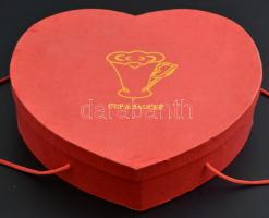 Pillangó mintás mokkás csésze és alj ( 6db), matricás, jelzés nélkül, eredeti dobozában, apró kopásn...