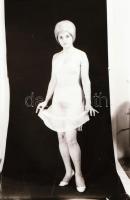 cca 1973 Örökkévalóság, szolidan erotikus felvételek, 13 db vintage negatív + 2 db mai nagyítás, a p...