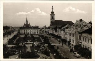 Máramarossziget, Sighetu Marmatiei; látkép, üzletek, Városháza, automobil, gyógyszertár. Kiadja Özv. Kincsesy Bogdánné / shops, town hall, automobiles, pharmacy