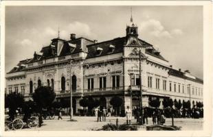 Szarvas, Árpád szálloda, piac