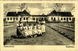 1942 Kiskunhalas, Csipkeház