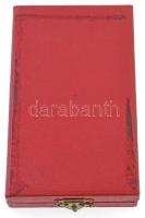 1964. "A Munka Érdemrend" arany fokozata, zománcozott és aranyozott Br kitüntetés szalagon...