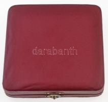 1996. "Szarvas város - Ivóvíz '96" Br emlékplakett dísztokban. Szign.: VGY (68mm) T:2