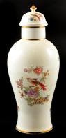 Hollóházi madaras-virág mintás porcelán fedeles váza, matricás, jelzett, apró kopásnyomokkal, m: 38 cm