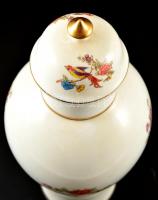 Hollóházi madaras-virág mintás porcelán fedeles váza, matricás, jelzett, apró kopásnyomokkal, m: 38 ...