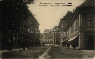 45 db régi magyar és történelmi magyar városképes lap; vegyes minőség / 45 pre-1945 Hungarian and Historical Hungarian town-view postcards; mixed condition