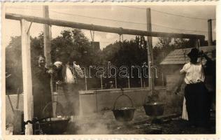 45 db régi magyar és történelmi magyar városképes lap; vegyes minőség / 45 pre-1945 Hungarian and Hi...