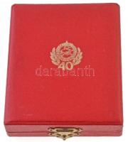 1988. "MHSZ 40" aranyozott és zománcozott kitüntetés  eredeti dísztokban T:1-