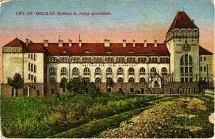 Liptószentmiklós, Liptovsky Mikulás; Állami főgimnázium / Hodzovo st. reálne gymnázium / grammar school  (szakadás / tear)