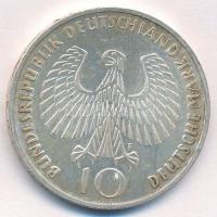 NSZK 1972F 10M Ag "Olimpia-München/Olimpiai láng" T:1-,2  patina FRG 1972 10 Mark Ag "...