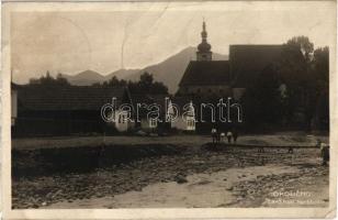 1924 Okolicsnó, Okolicné, Okolicno (Liptószentmiklós); utcakép és templom / street view with church (EK)